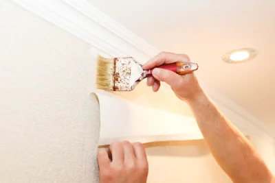 Pose de papier peint à Carqueiranne — revêtements muraux et toiles de verre